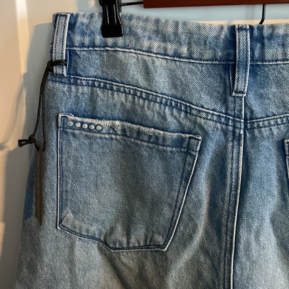 BLANKNYC The Warren Distressed Denim Shorts | Size 31 - Picture 11 of 15